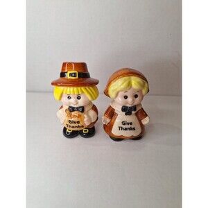 Enesco Vintage Pilgrim Salt & Pepper Shakers Like New Thanksgiving